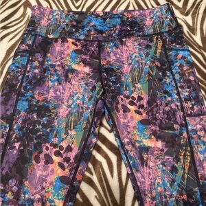 Colorful Abstract Print Leggings CVG • LIKE NEW CONDITION
